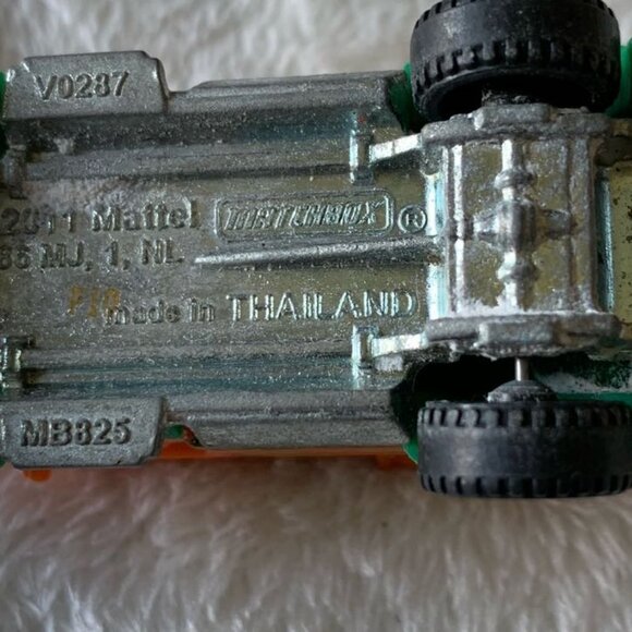 Matchbox MB825 Road Tripper Sleep And Safari Diecast Truck V0287 - Picture 8 of 10